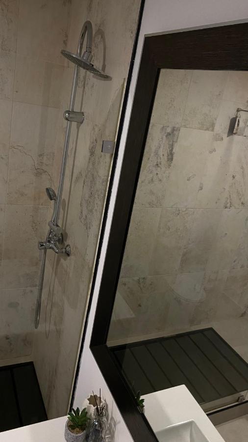 Brandao House Hostel Caparica Luaran gambar