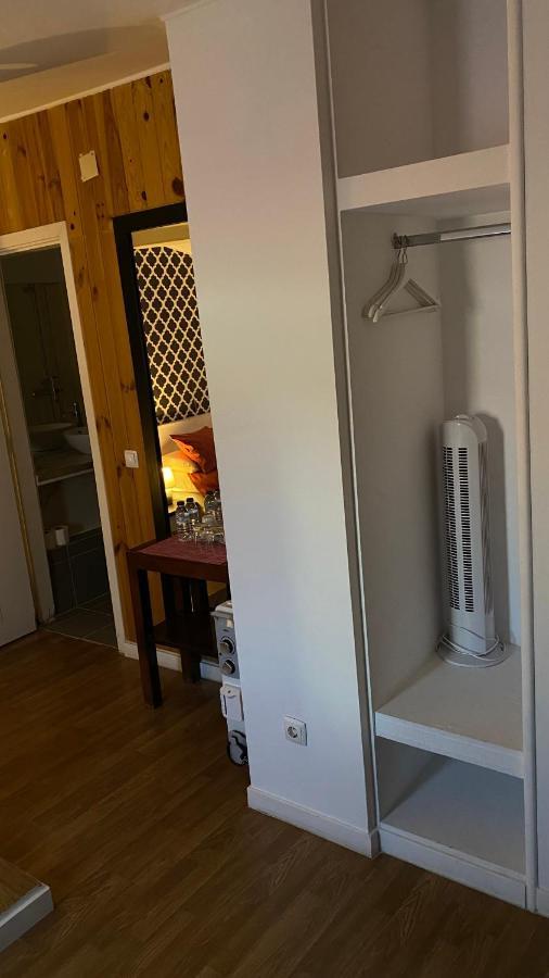 Brandao House Hostel Caparica Luaran gambar