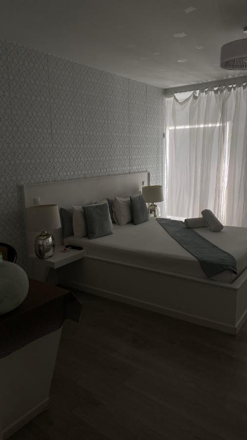 Brandao House Hostel Caparica Luaran gambar