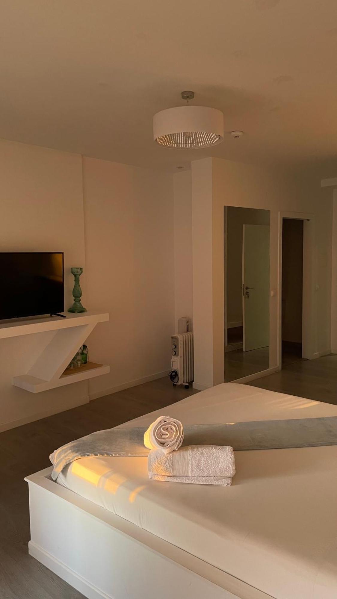 Brandao House Hostel Caparica Luaran gambar