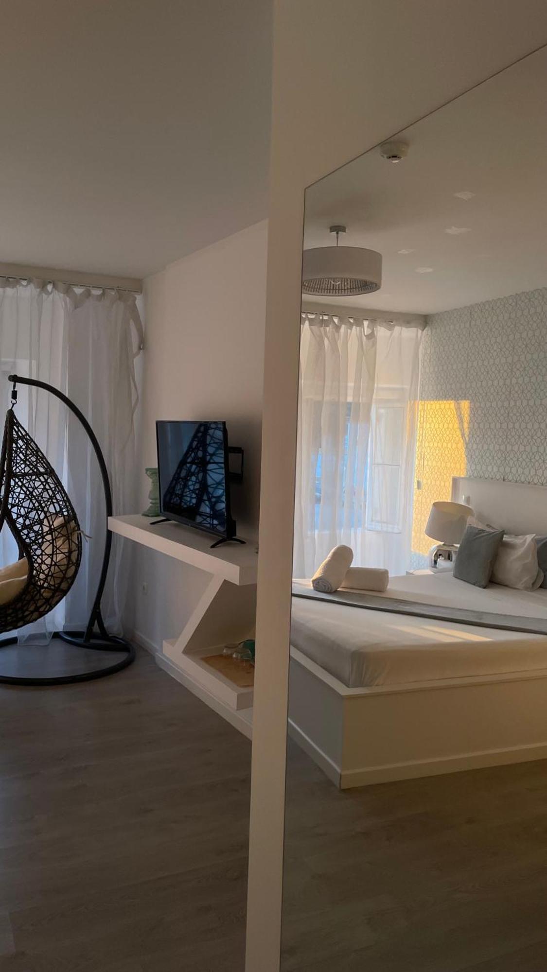 Brandao House Hostel Caparica Luaran gambar