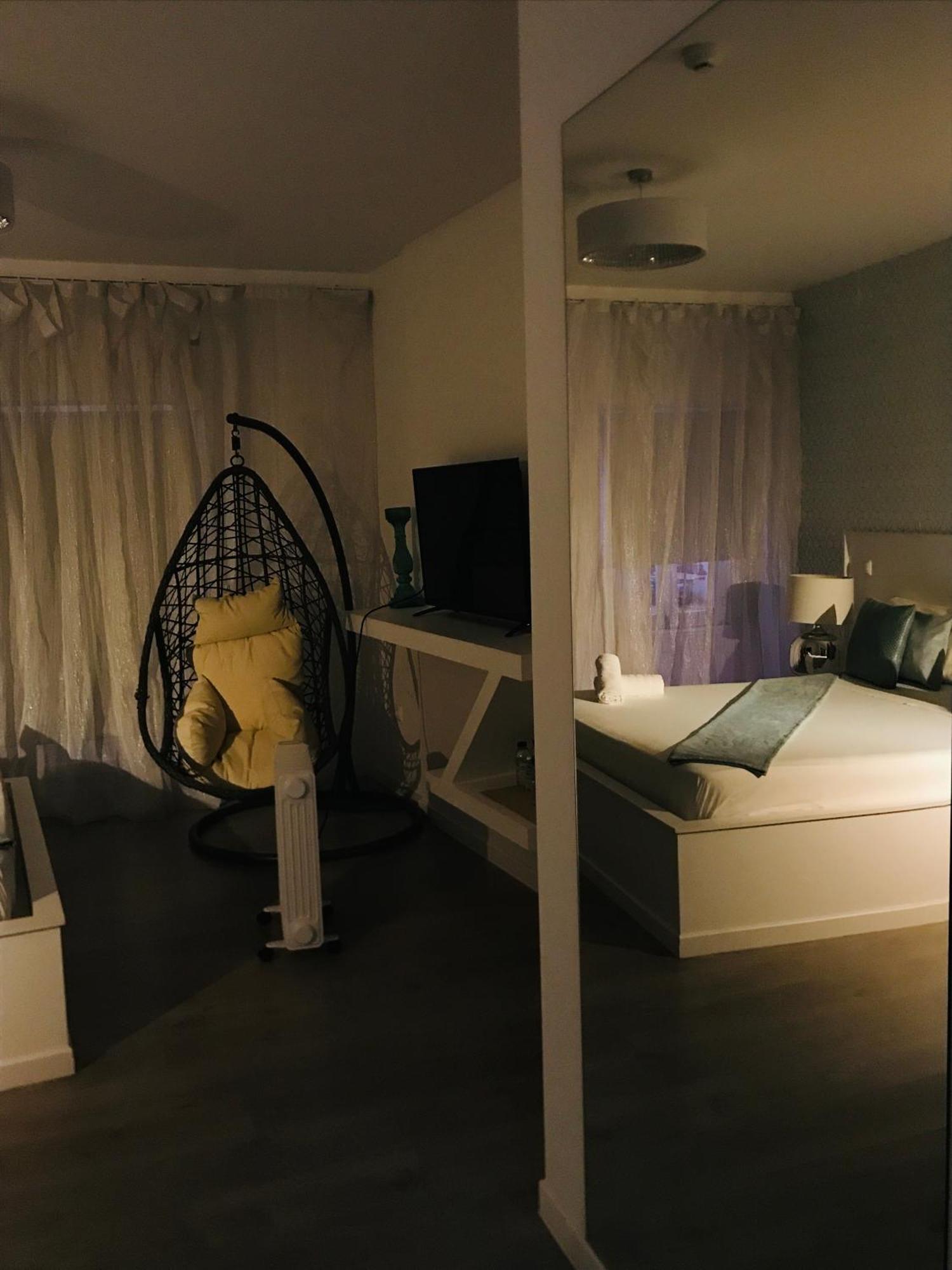 Brandao House Hostel Caparica Luaran gambar